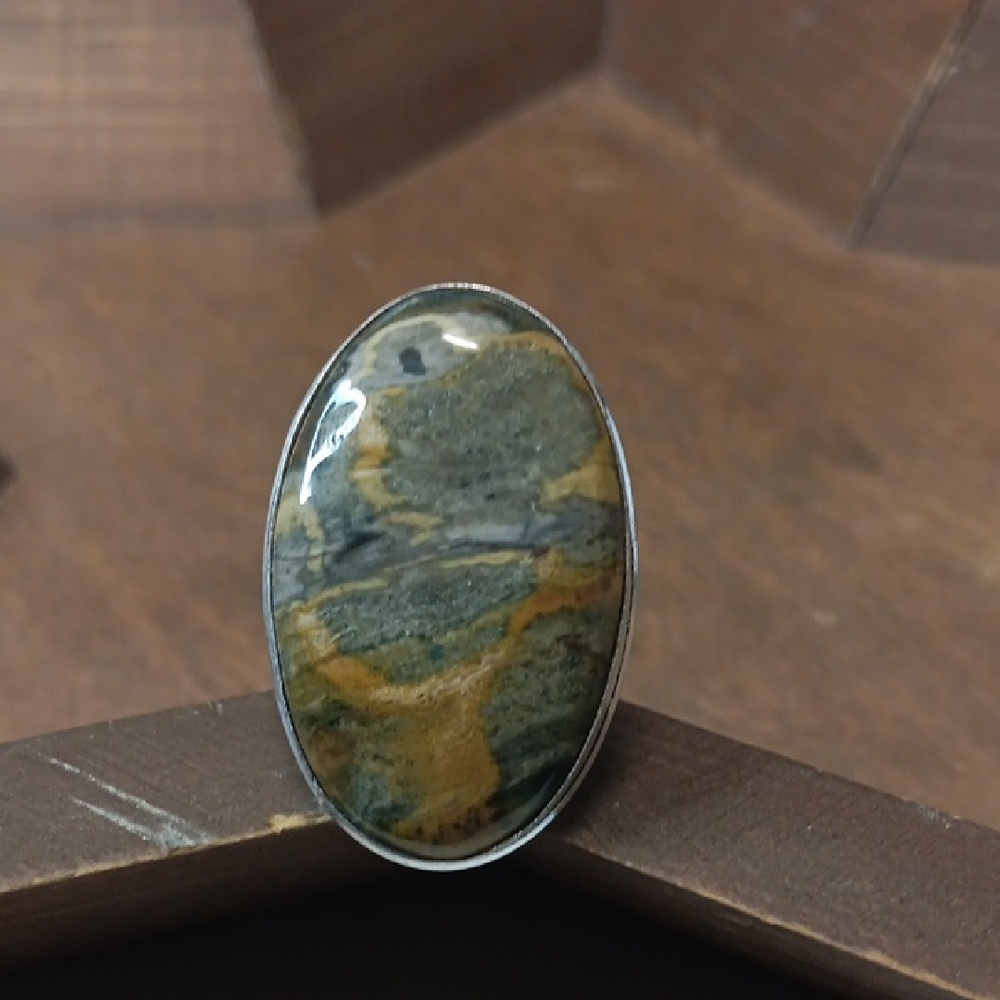 Elegant Multicolor Stone Ring